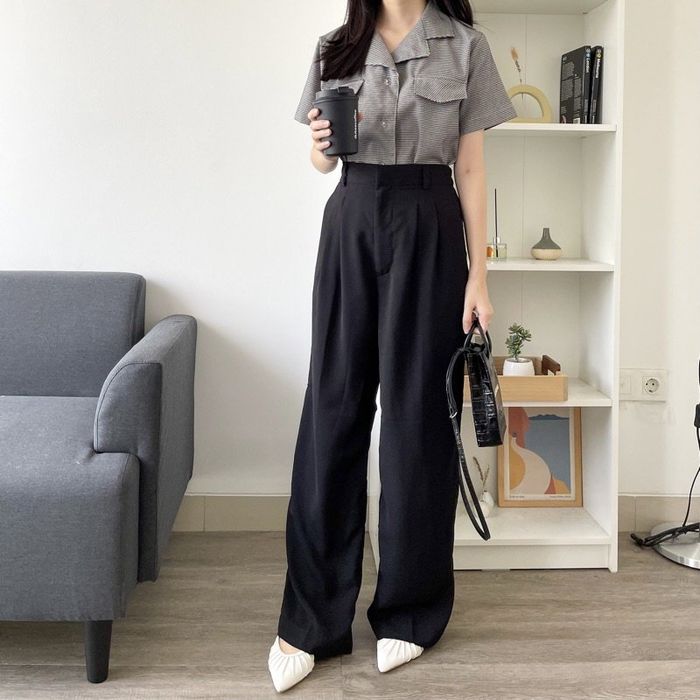 Loui Pants dari Beige Studio .