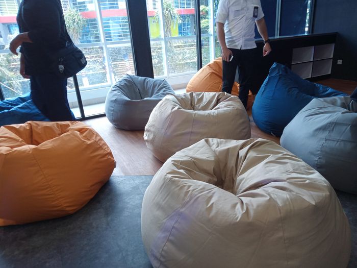 Lounge di Game Working Space Solo