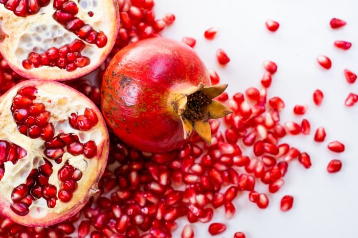 Fighting Prostate Cancer and 6 Benefits of Pomegranate as a Natural Medicine