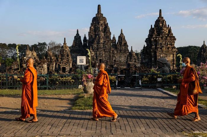 5 Tradisi Waisak Dari Berbagai Negara Di Asia Tenggara, Ada Indonesia ...