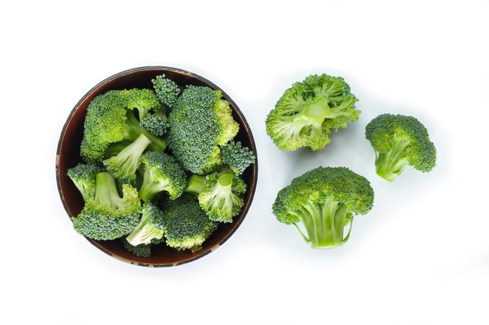 In addition to fighting the signs of aging, these are the benefits of broccoli for healthy skin