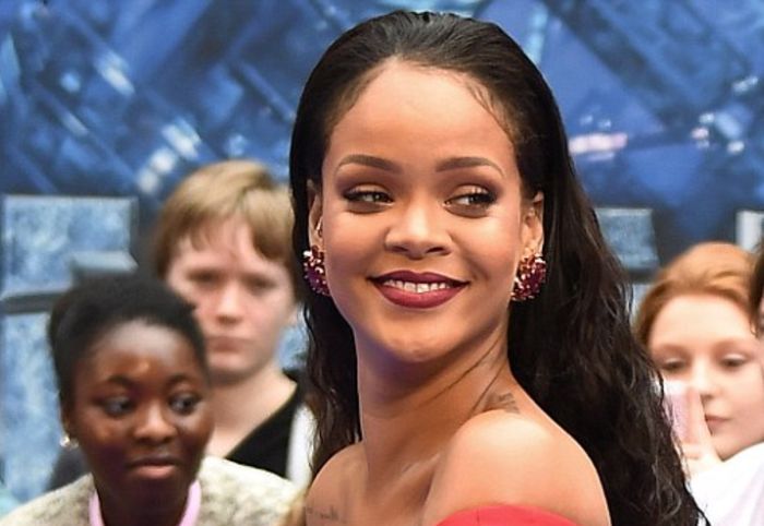 Trik Unik Makeup Flawless ala Rihanna untuk Kamu yang Memiliki Kulit Gelap