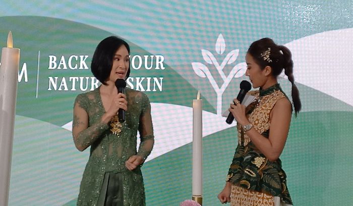 dr. Olivia Ong, M.Biomed.(AAM), founder Ayom.