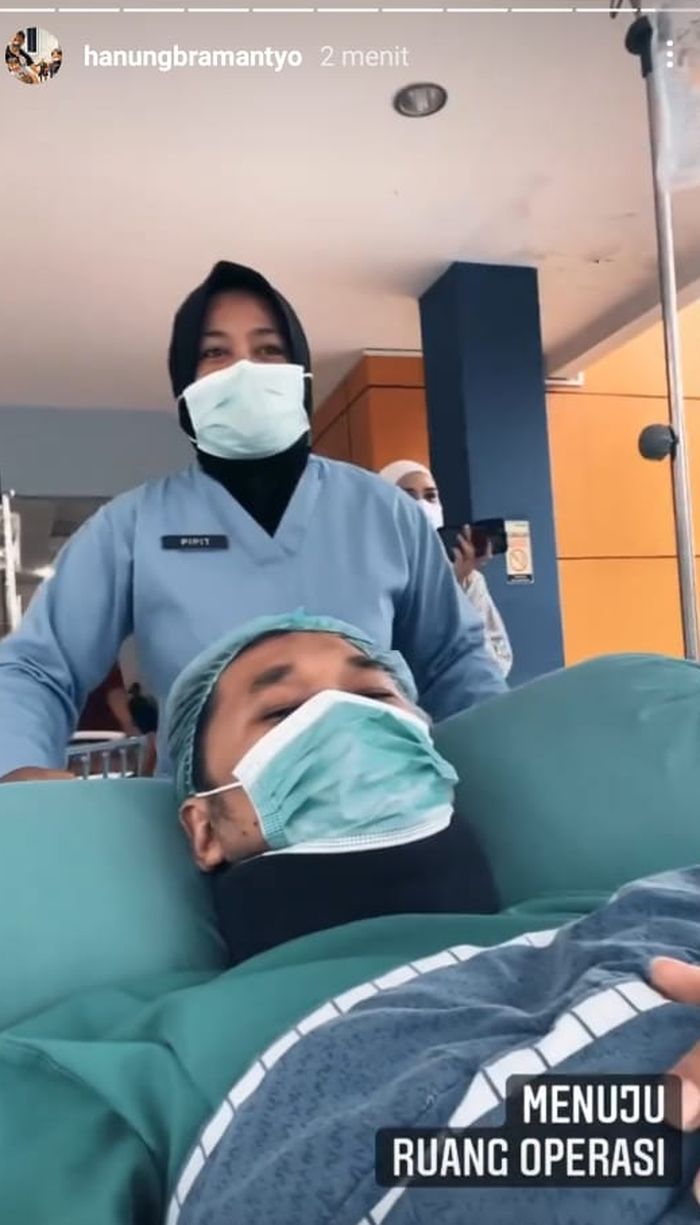 Tangkapan layar Instagram Hanung Bramantyo yang hendak operasi