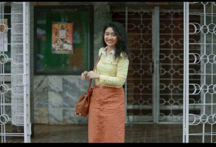 Gaya fashion Febby Rastanti di film Balada Si Roy