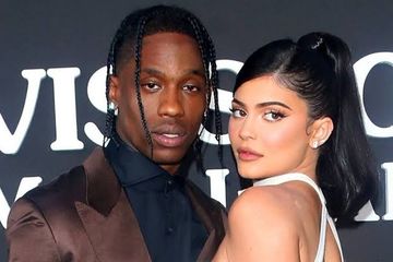 Kylie Jenner Dan Travis Scott Dituduh Melakukan Open Relationship Apa Itu Parapuan [ 240 x 360 Pixel ]