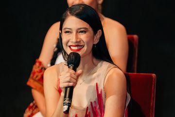 Berperan sebagai Dewi Api di Film Sri Asih, Dian Sastro: Girl ...