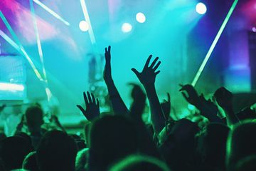 Jangan Buru-Buru, Ini 5 Cara Minta Izin Nonton Konser ke Orang Tua ...